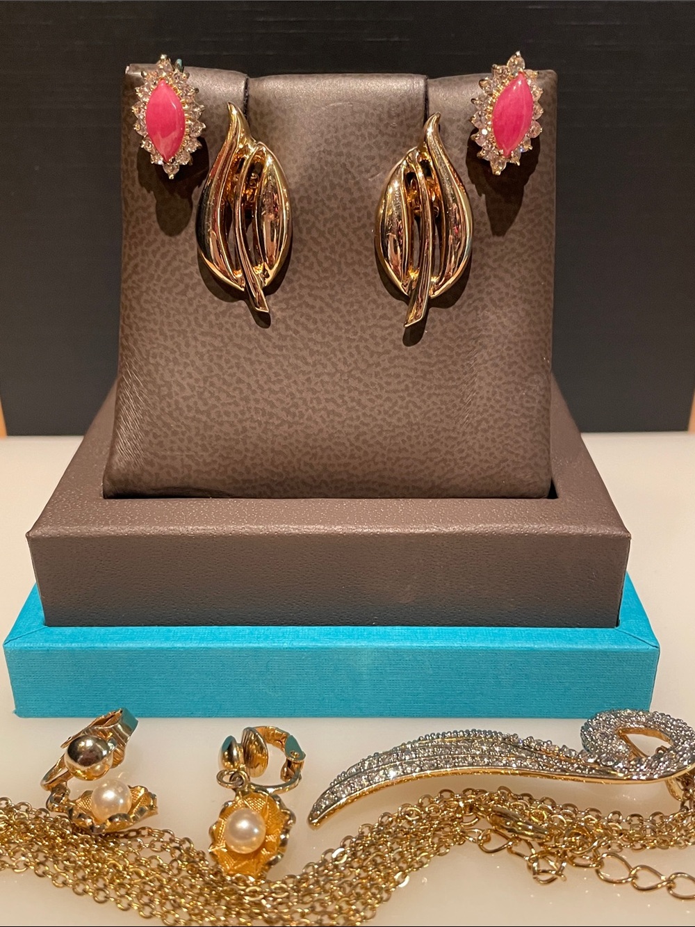 Vintage Gold Tone Jewelry Set
